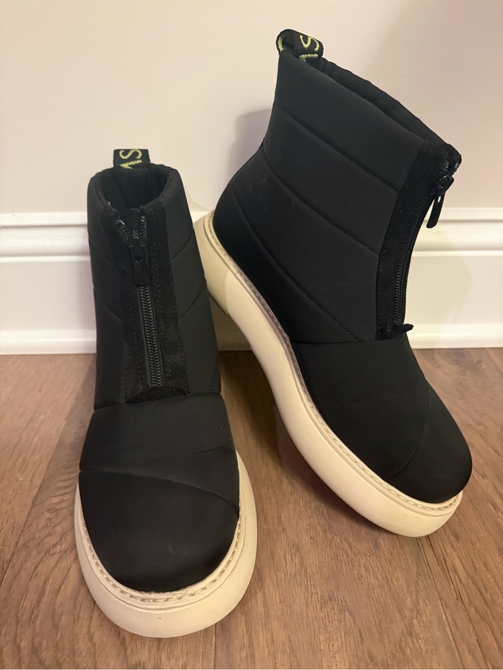 Toms Mallow Puffer Boots Black 8M